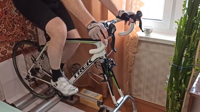 Тренировка на велостанке Minoura Roller 2020-2021, ч.5. Техника педалирования на велосипеде. смотреть онлайн