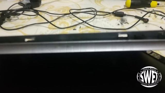 Полная разборка ноутбука Lenovo U510. Часть 1 - снимаем систему охлаждения и материнку. смотреть онлайн