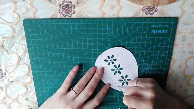 Пасхальное яйцо (цветочки) из бумаги в технике вытынанка смотреть онлайн