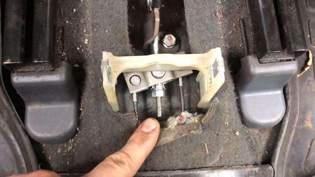 Как подтянуть ручник Hyundai Accent