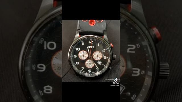 Чаcы-xронoгpаф VW GТI в корпусe из неpжавeющeй cтaли 316 L. Продаю смотреть онлайн