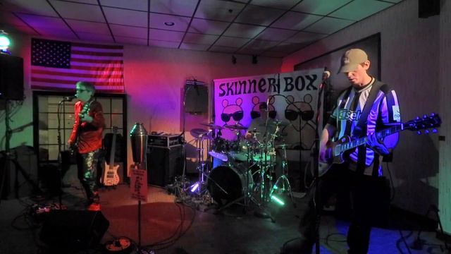 Skinner Box - Beverly Hills смотреть онлайн