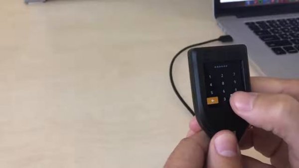 Обзор Trezor Model T Холодный кошелек Трезор Т лучший кошелек для криптовалют в мире