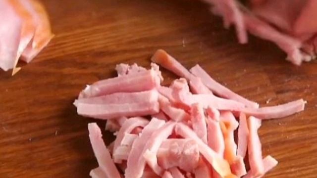 Салат ,,Рандеву " с кальмаром и ветчиной:)) смотреть онлайн