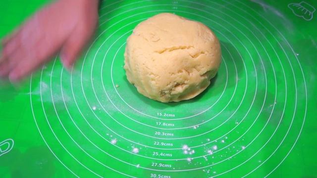 Взбейте СГУЩЁНКУ и крахмал, вы будете в восторге от результата! Необычная вкуснятина к чаю. смотреть онлайн