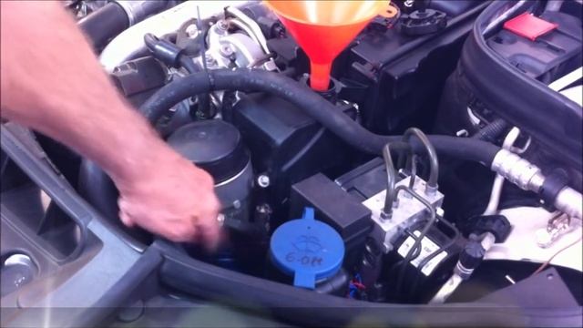 W204 Mercedes C E S CLK CLS SL ML GL Class Power Steering Fluid Change Oil смотреть онлайн