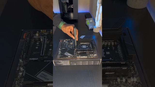 RTX 3080 and Ryzen 9 7900X Build смотреть онлайн
