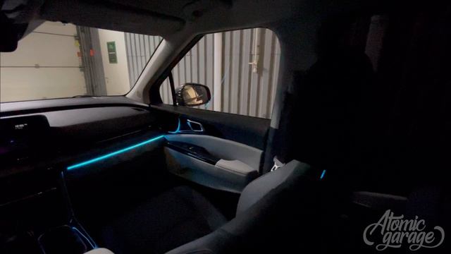 Контурная подсветка салона AmbientLight на KIA Carnival смотреть онлайн