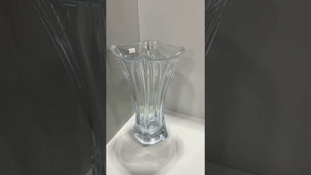 Ваза , Чехия ?? высота 30,5 см смотреть онлайн