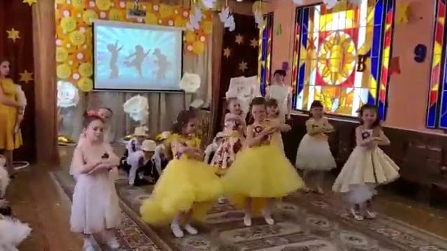 Танец "Американо" в старшей группе муз. руководитель О. Губанова смотреть онлайн