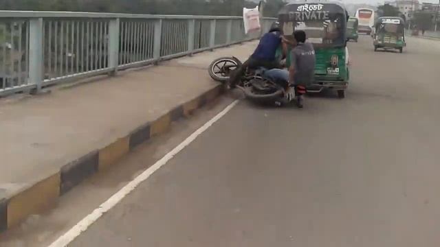 Bike & CNG Accident in Bangladesh смотреть онлайн