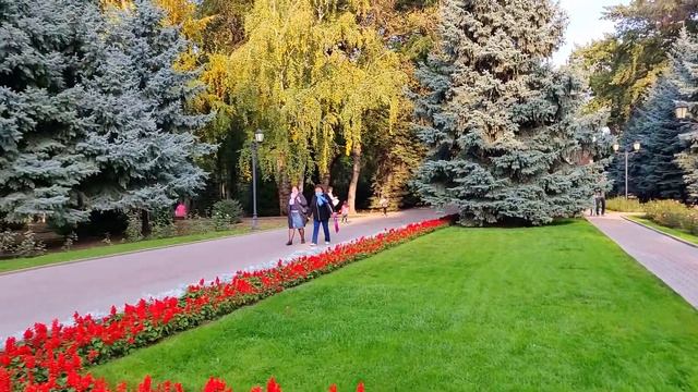 Алматы,Парк им. 28 гвардейцев Панфиловцев., сентябрь 2020/Almaty,Kazakhstan смотреть онлайн