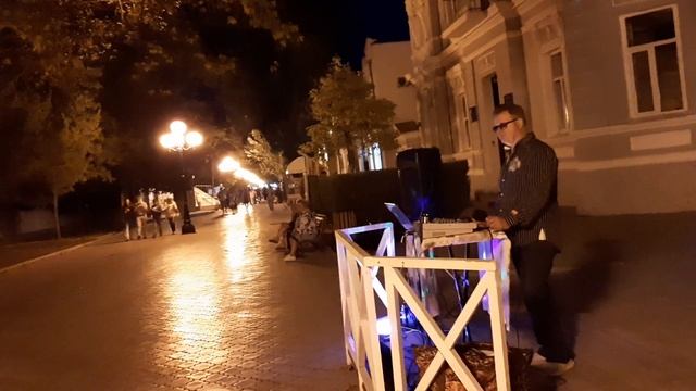 Красные маки...Евпатория.Вечер на Дувановской... смотреть онлайн