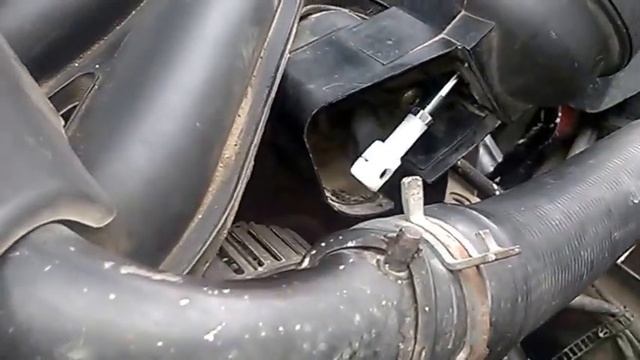 Ремонт механизма флейты впускного коллектора c изменяемой геометрией Passat B5 1.8 ADR смотреть онлайн