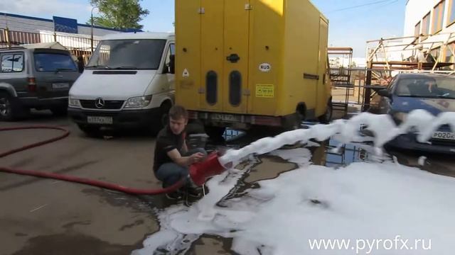 Имитация снега. Декорирование пеной смотреть онлайн