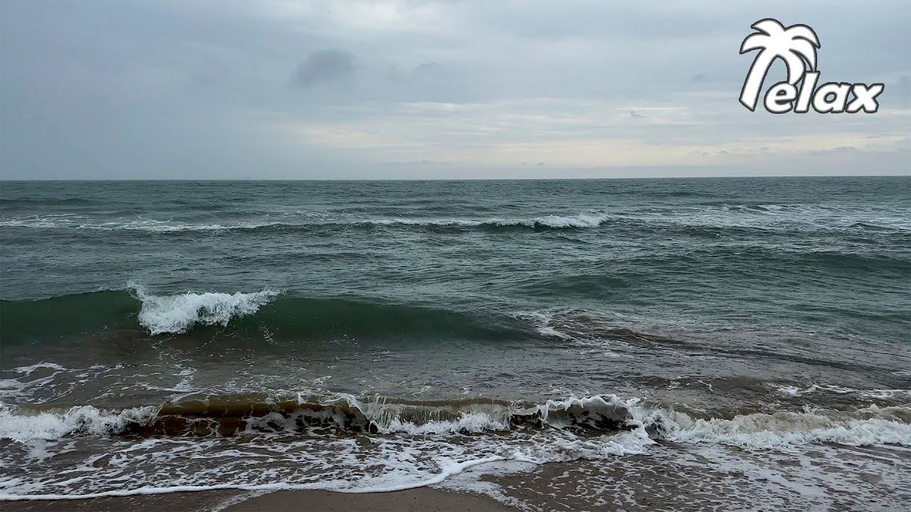 Stormy Sea and Rain - Waves and Sounds of the Wind смотреть онлайн