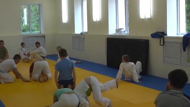 Тренировка в ДЮСШ 1часть смотреть онлайн