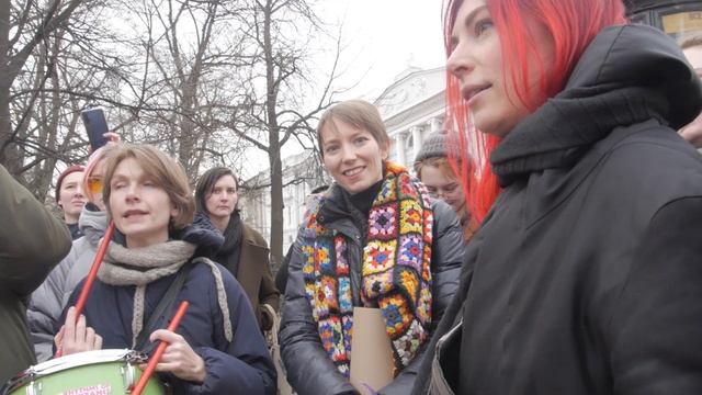 С днем эмансипации! Акция 8 марта в Санкт-Петербурге смотреть онлайн