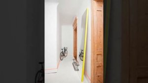 Почему нельзя вешать зеркало напротив входной двери