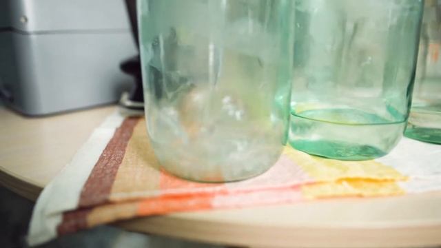 Томатний сік з м'якоттю. Дуже простий рецепт. Мелені помідори на м'ясорубці. Томатний сік на зиму смотреть онлайн