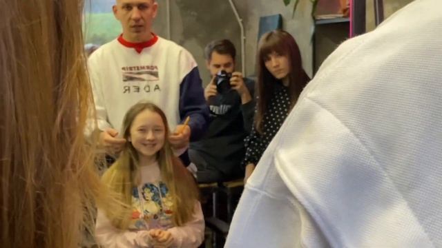 СТРИЖКА В ПОЛЬШЕ ✂ ПОХОД В САЛОН ПАРИКМАХЕРСКОЙ смотреть онлайн