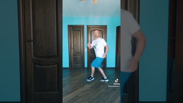 СИМПА АРТУР И АДИЛЬ . УРОКИ ТАНЦЕВ ШАФЛ ДЛЯ НОВИЧКОВ ИЗ ТИК ТОК ТРЕНДОВ 2021 shuffle dance tutorial смотреть онлайн