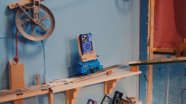 A machine to destroy an iPhone?! | Joseph's Machines смотреть онлайн