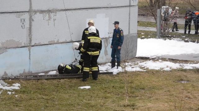 Как спасают раненых, показали пожарные в Бердске смотреть онлайн