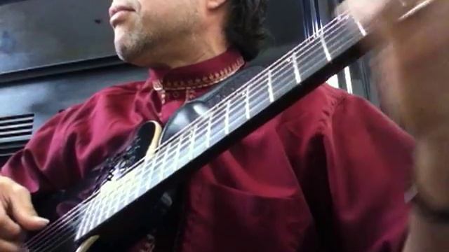 JS Bach - Classical Guitar - Robin Lahiri - Godin Multiac Roland GR-55 смотреть онлайн