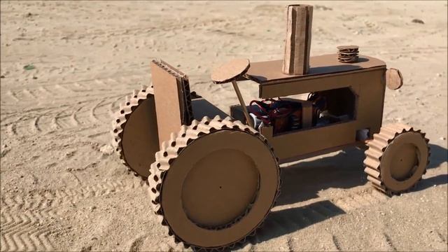 DIY MTZ 1 tractor with mounted sprayer - Cardboard toy смотреть онлайн