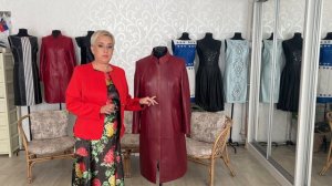 Видео №691. 1395 - Плащ бордо - расширение, молния, стойка, карманы. Симферополь - 05