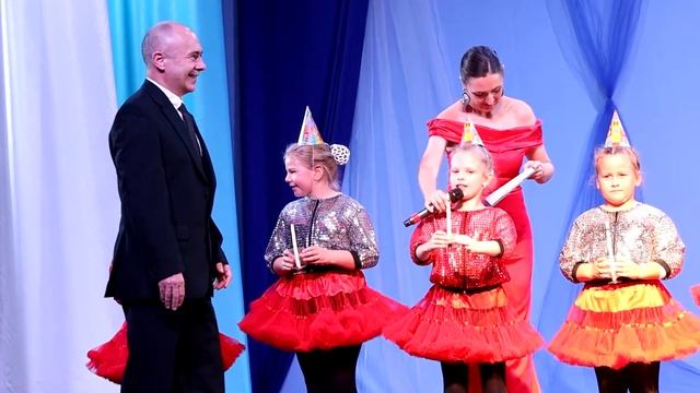 Поздравляем 8 цех ВСМПО с юбилеем - 80 лет! / Вокальная студия "Папины дети" смотреть онлайн