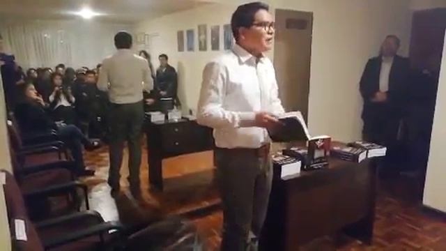 EL MUNDO DETRÁS DE LAS CORTINAS - SAMUEL CRUZ DE MEXICO, EN BOLIVIA. смотреть онлайн