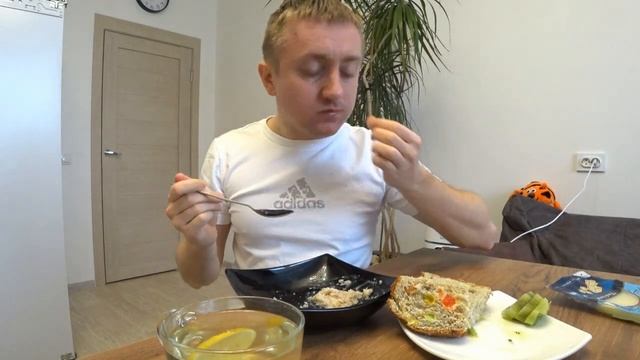 Мукбанг.Разбор канала Пиратская Жизнь - Нина и Вовчик.