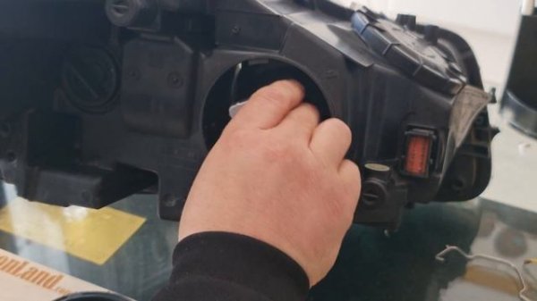 OPEL INSIGNIA ASTRA J XENON HEADLIGHT REPAIR: BALLAST, BULB REPLACEMENT - TROUBLESHOOTING TIPS