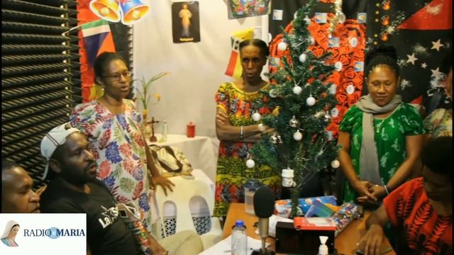 PNG Lasallian Family Singing and Wishing Merry Christmas to Everyone. смотреть онлайн