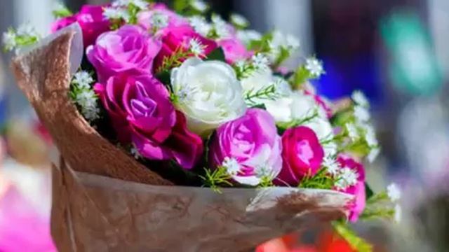 Вот Какие Букеты Лучше Не Дарить И Почему! смотреть онлайн