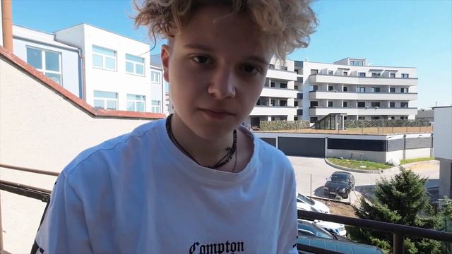 WHAT'S THE DIFFERENCE BETWEEN RUSSIAN YOUTUBE AND ENGLISH YOUTUBE?! смотреть онлайн