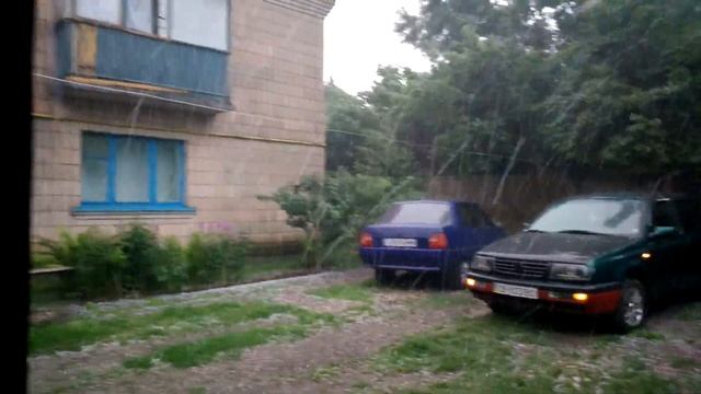 Украина, Козелец. Град, гроза 01.06.2017 смотреть онлайн