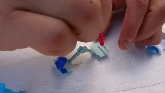 ? Meat Grinder vs Kinder Joy and Kinder Surprise смотреть онлайн