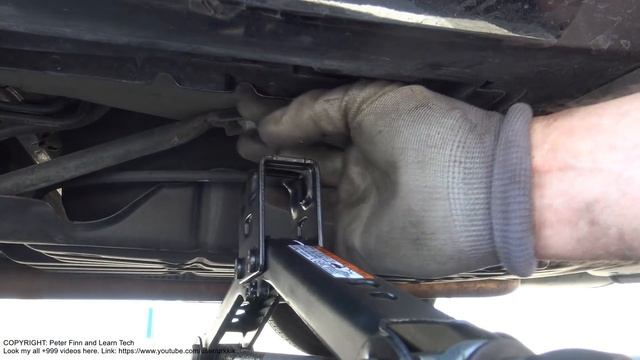 How to install Toyota Jack crane in right place. Corolla, Camry, RAV4, Prius. Years 2000 to 2022 смотреть онлайн