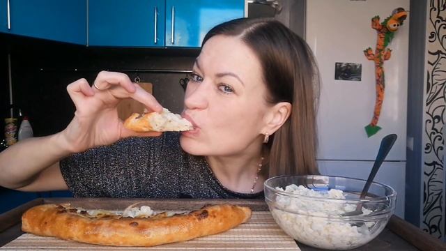 МУКБАНГ ХАЧАПУРИ ПО-АДЖАРСКИ?, САЛАТ?/MUKBANG HALK FAMILY ЕДА смотреть онлайн