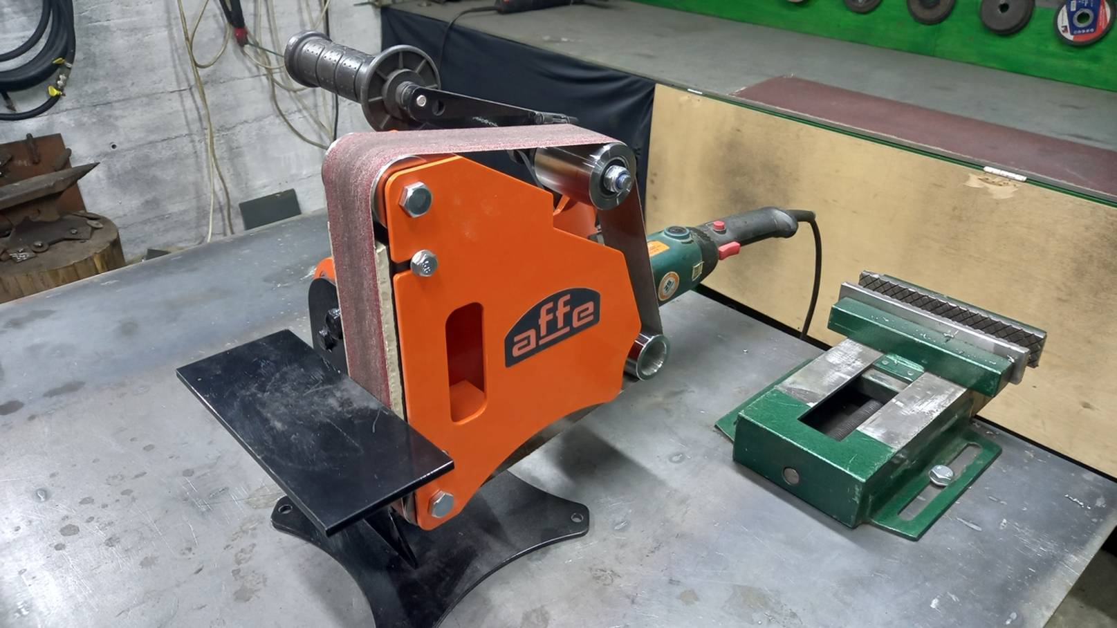 ГРИНДЕР ПОД БОЛГАРКУ. ПРОБУЮ НА ЧТО ОНА СПОСОБНА. смотреть онлайн