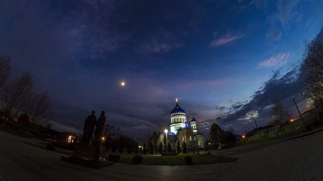 Таймлапс храм Покрова Пресвятой Богородицы и памятник Кириллу и Мефодию, станица Каневская. смотреть онлайн