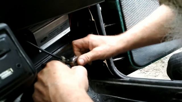 Замена крана отопителя салона Оки Жигули девятки восьмёрки смотреть онлайн