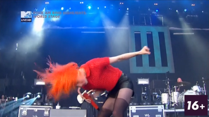 Paramore - Still Into You MTV Live HD - WORLD STAGE @ 2013 смотреть онлайн