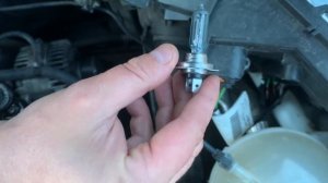 Peugeot 208 Headlight Bulb Replacement - Step-by-Step Guide