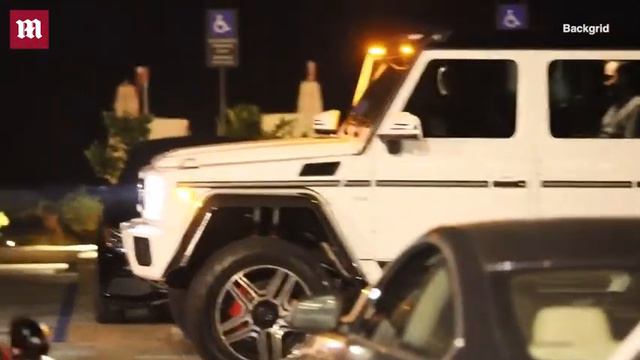 Ким Кардашьян, Крис Джаннер и другие обедают в Нобу в Малибу смотреть онлайн