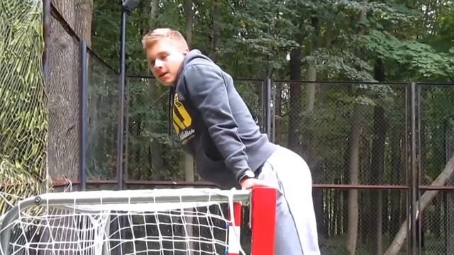 Тренировка на футбольной площадке смотреть онлайн