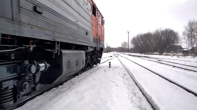 Отправление Тепловоза 2ТЭ10М-0467 С Тепловозом ЧМЭ3Т-6650 И С 1 Полувагоном Со Станций Металлист смотреть онлайн